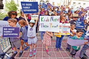 Miles de ciudadanos protestan por separación de niños en la frontera