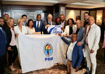 MVM recibió y juramentó a nuevos dirigentes del PRD