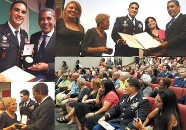 Congresista NY entrega Medalla póstuma del Congreso EEUU a familiares piloto mocano