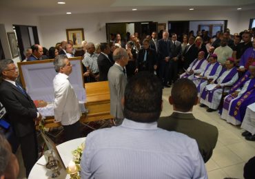 Iglesia Católica despide obispo Mamerto Rivas