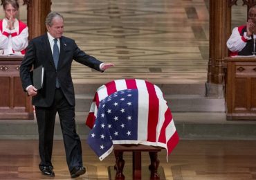 Los restos del expresidente  Bush son enterrados en el Museo Presidencial junto a su esposa e hija