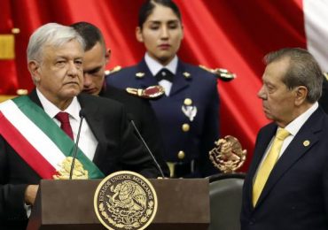 López Obrador toma posesión como presidente de México
