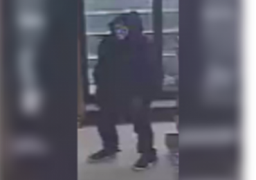 Bodeguero armado frustra asalto en centro comercial de Filadelfia