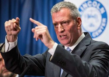 Alcalde llama neoyorkino prepararse para lo peor si cierre Gobierno Federal dura hasta marzo