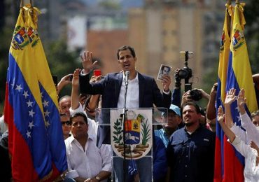 Un presidente interino apoyado por EEUU y Maduro en Miraflores con el apoyo militar: así está Venezuela