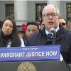 Contralor NYC: Con Trump deportaciones han aumentado 150 %