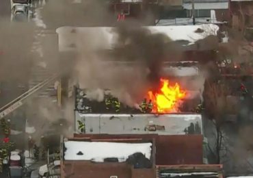 19 heridos por fuego en El Bronx combatido por más de 120 bomberos