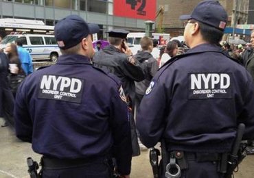 Ante suicidios policías NYC Comisionado arenga 55 mil oficiales y empleados; entre ellos dominicanos