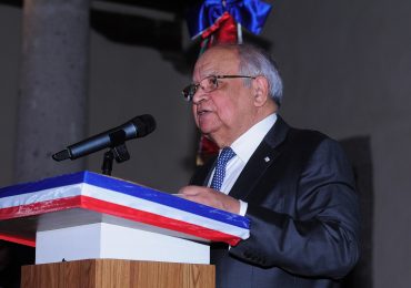 Celebran actos religiosos en memoria del embajador González Pons