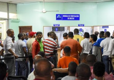 Conductores dominicanos se quejan multas ‘en el aire’