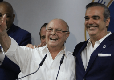 Hipólito Mejía felicita a Luis Abinader por su victoria y se compromete a trabajar sin descanso para sacar al PLD del poder.