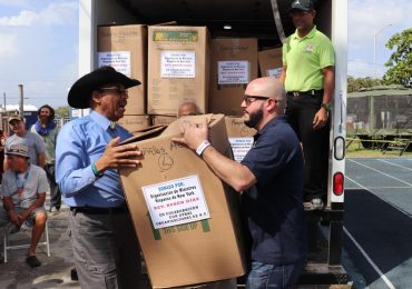 Funcionarios electos del Bronx entregan ayudas a dannificados en Puerto Rico