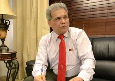 CMD envía a ministro Salud lista de médicos afectados