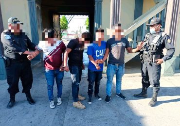 Casi 20,000 detenciones en República Dominicana por violar toque de queda