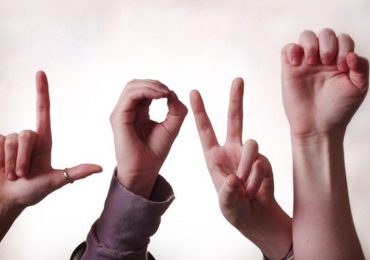 El Día Internacional de las Lenguas de Señas