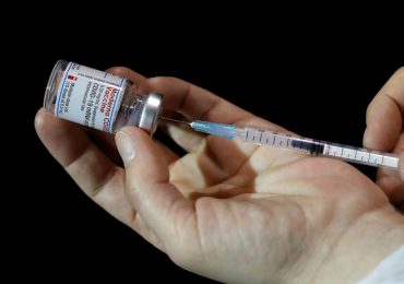 En RD inicia vacunación contra covid a maestros