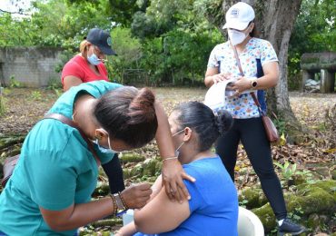 Casi de 17 mil vacunados en Villa Altagracia, con el apoyo del IAD