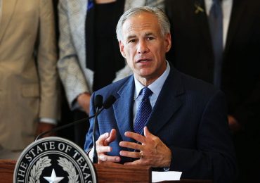 Gobernador de Texas amenaza con arrestar a legisladores demócratas; pero, podrá hacerlo?