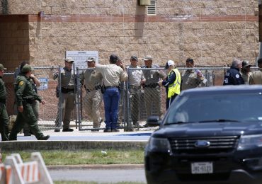 Otra vez ocurrió! 19 niños y dos adultos muertos, otro tiroteo masivo en Texas conmueve al país y retoma el debate sobre las armas