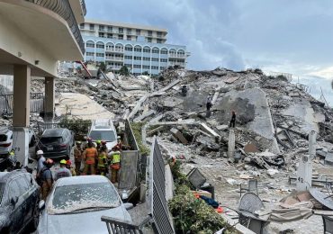 American Airlines brinda asistencia a las personas han sido afectadas por el derrumbe de edificio en Miami Dade